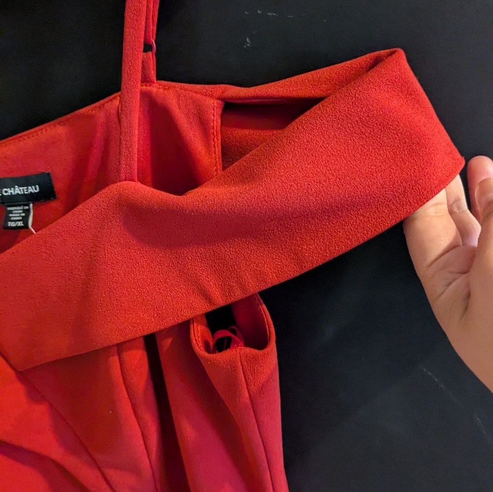 NEW - Knit Crepe Cold Shoulder Cocktail Dress By Le Château - Picture 5 of 8
